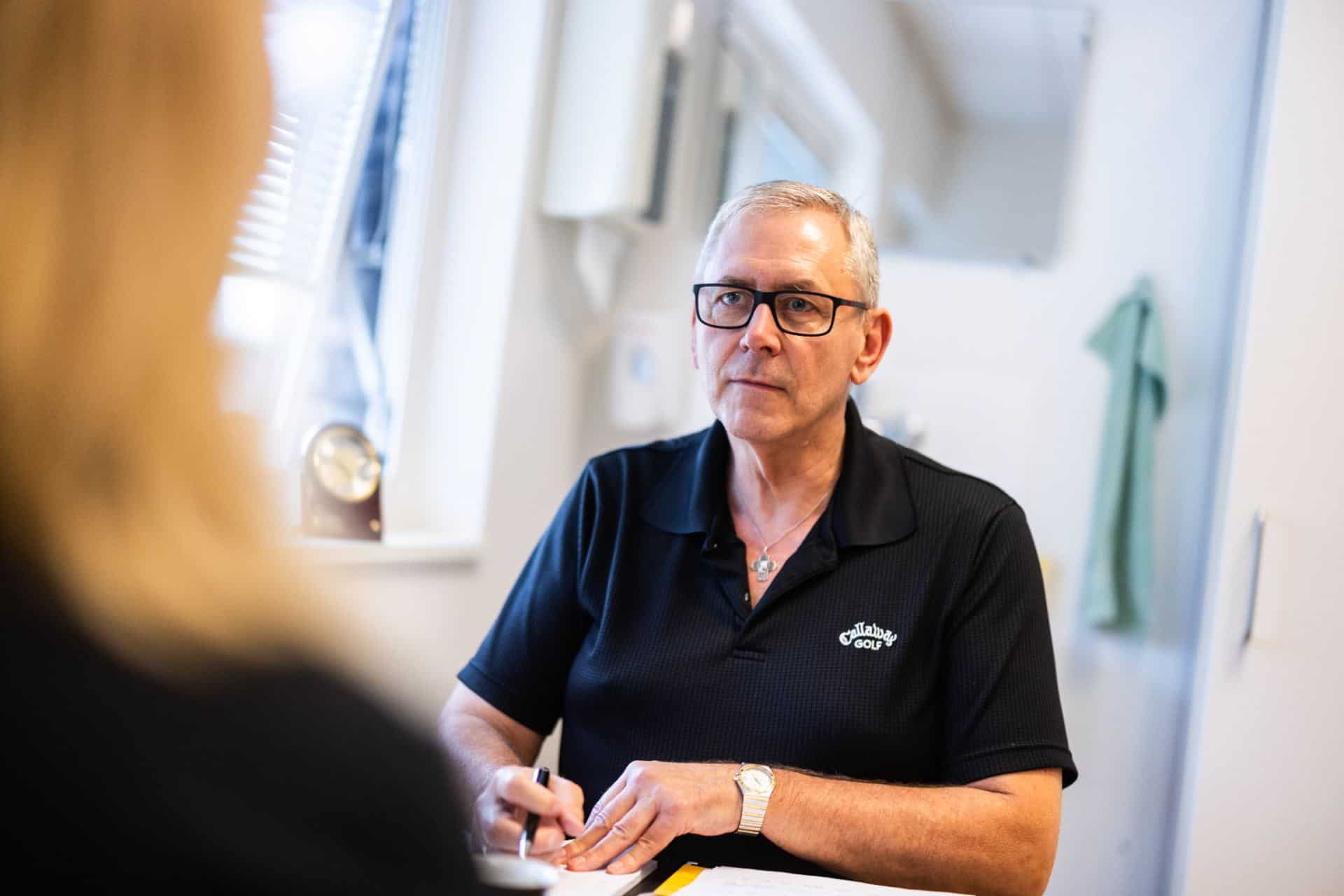 Gør op med angsten: Find din indre tryghed gennem hypnose